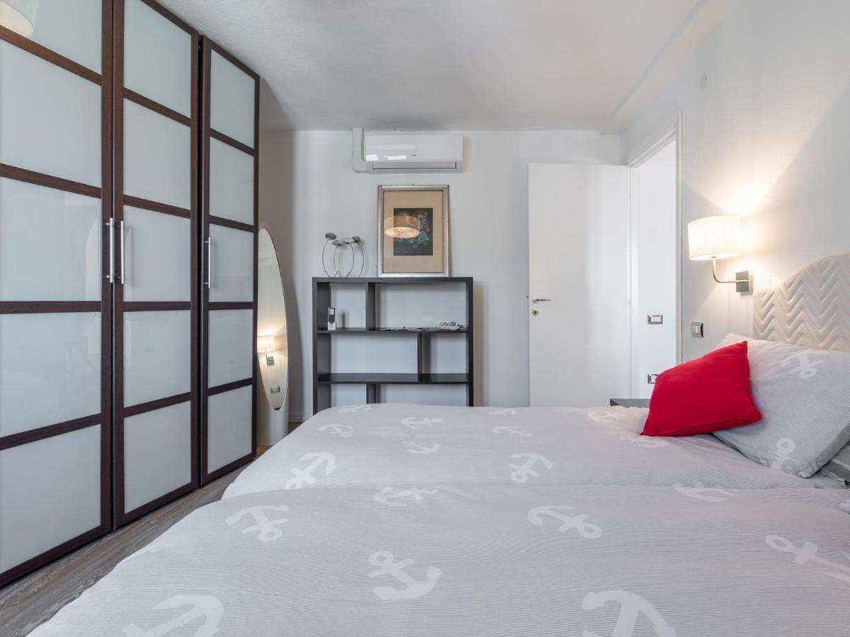 Ferienwohnung Casa Alla Marina Del Porto Di Cagliari Exterior foto