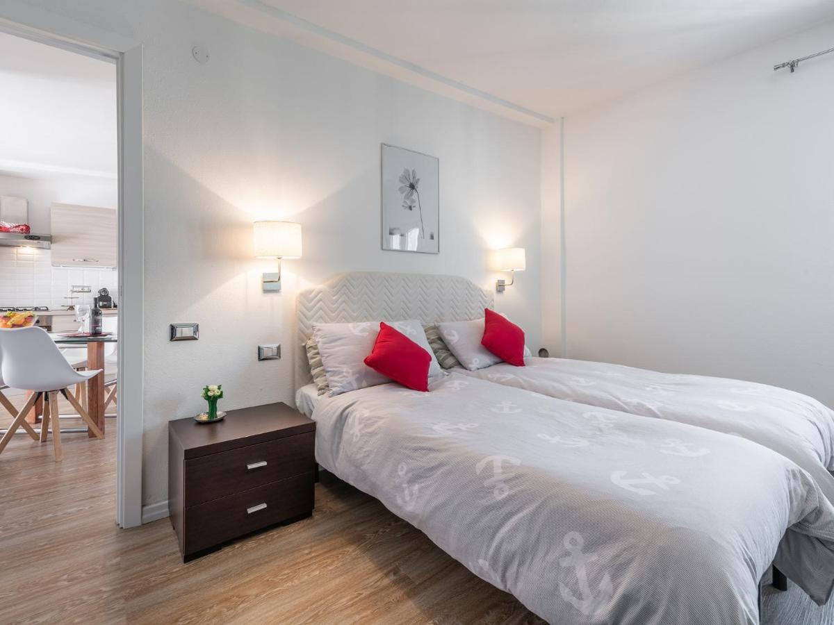 Ferienwohnung Casa Alla Marina Del Porto Di Cagliari Exterior foto