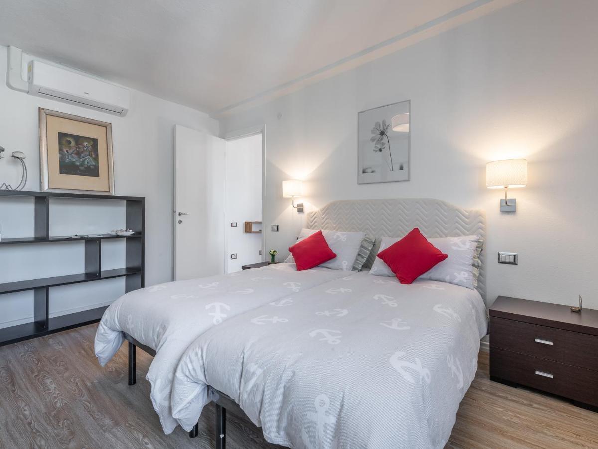 Ferienwohnung Casa Alla Marina Del Porto Di Cagliari Exterior foto