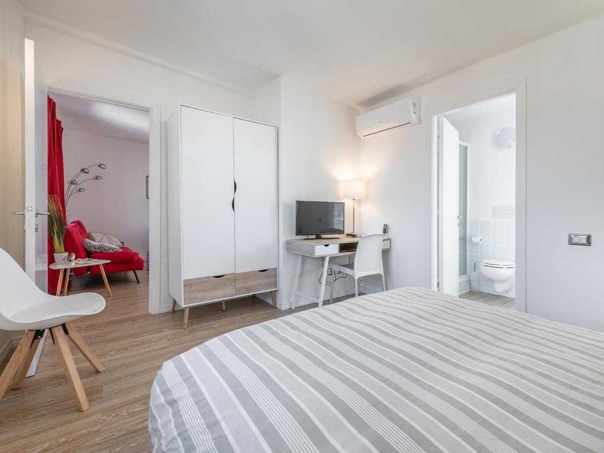Ferienwohnung Casa Alla Marina Del Porto Di Cagliari Exterior foto